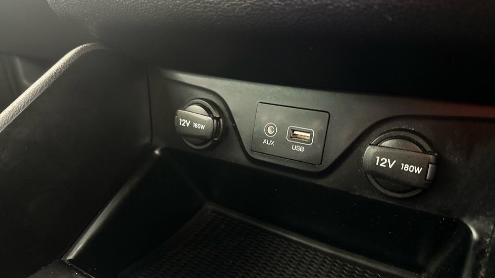 USB/Aux connection 