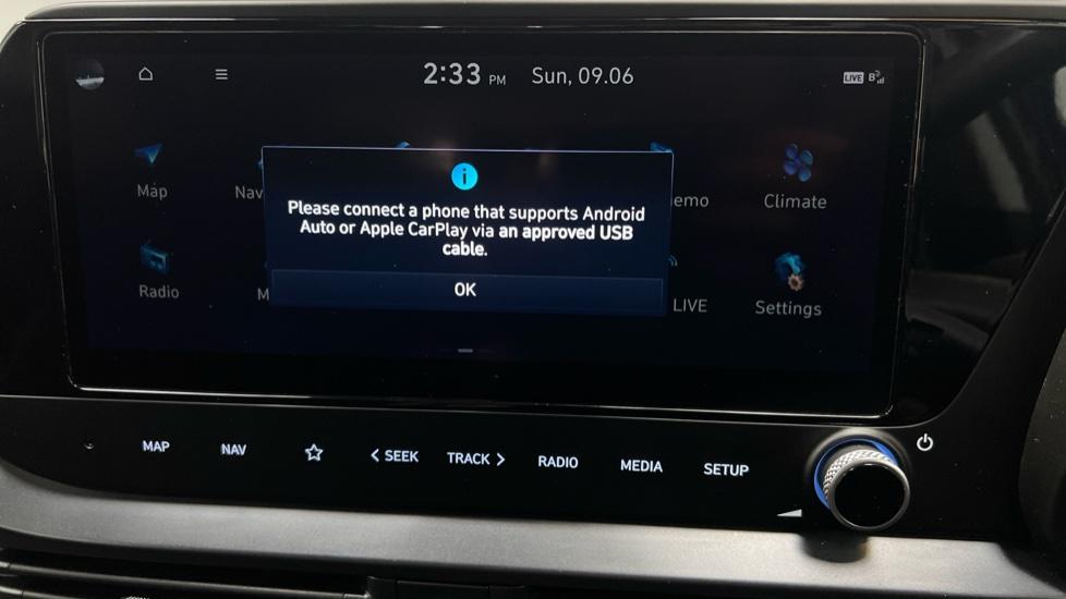 Apple Car Play & Android Auto