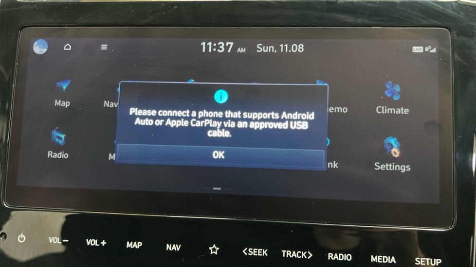 Apple Car Play & Android Auto