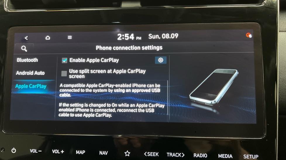 Apple Car Play & Android Auto