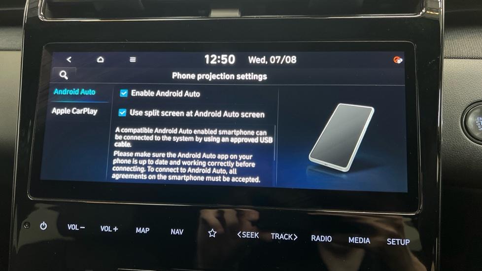 Apple Car Play & Android Auto