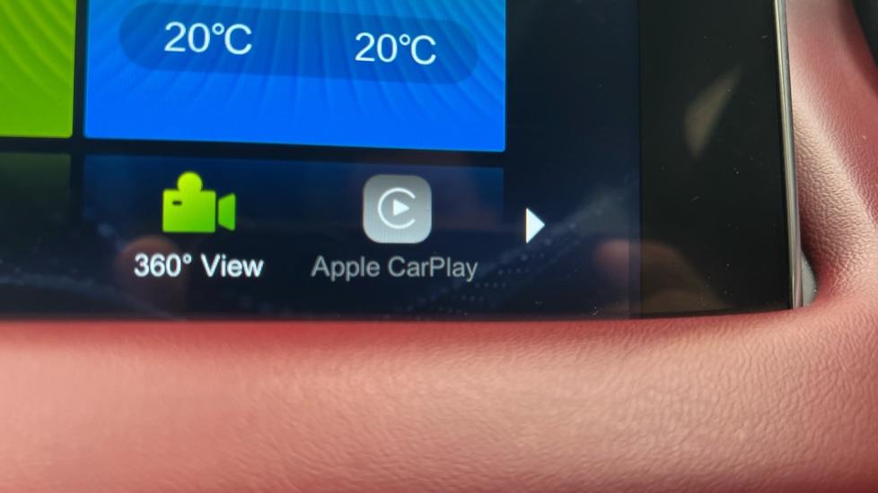 Apple Car Play & Android Auto