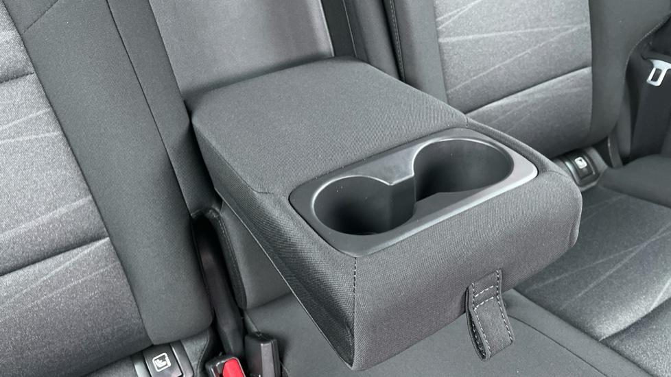 Rear Armrest/ Cup Holder