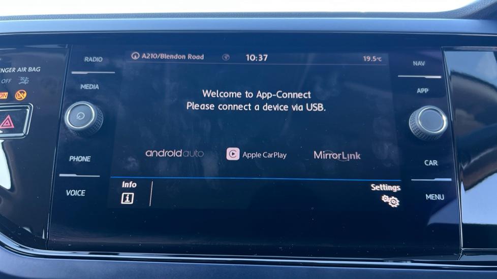 Apple Car Play & Android Auto