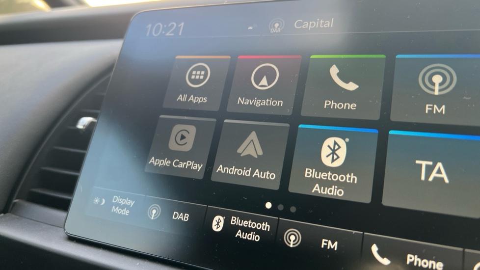 Apple Car Play & Android Auto