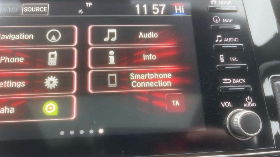 Apple Car Play & Android Auto