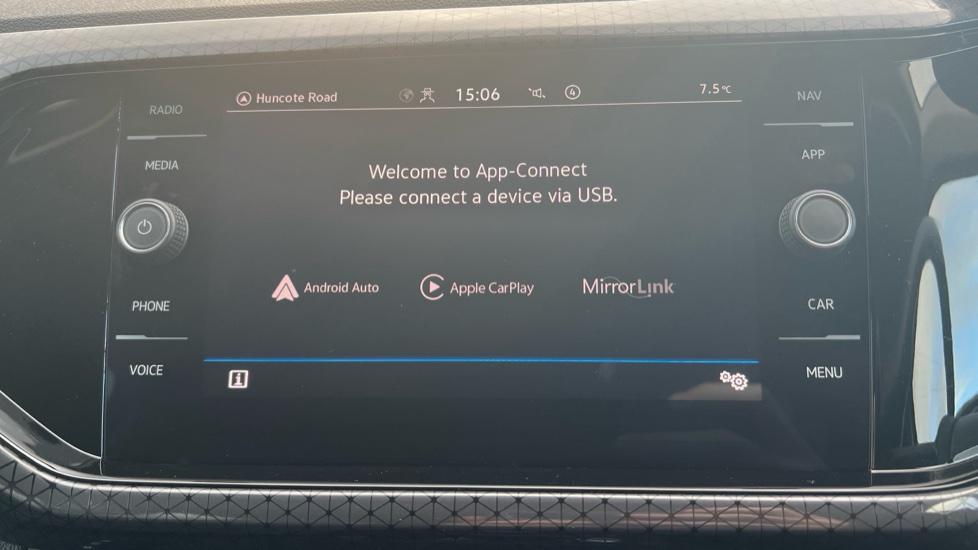 Apple Car Play & Android Auto