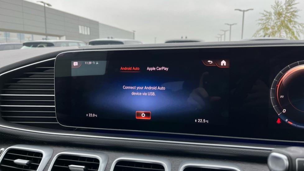 Apple Car Play & Android Auto