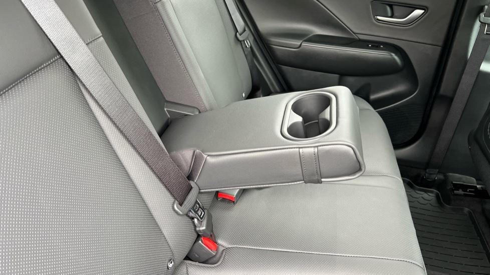 Rear Armrest/ Cup Holder