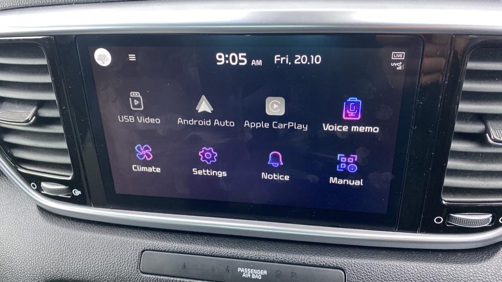 Apple CarPlay & Android Auto 