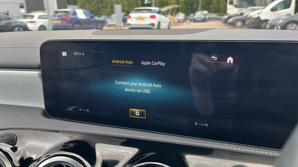 Apple Car Play & Android Auto