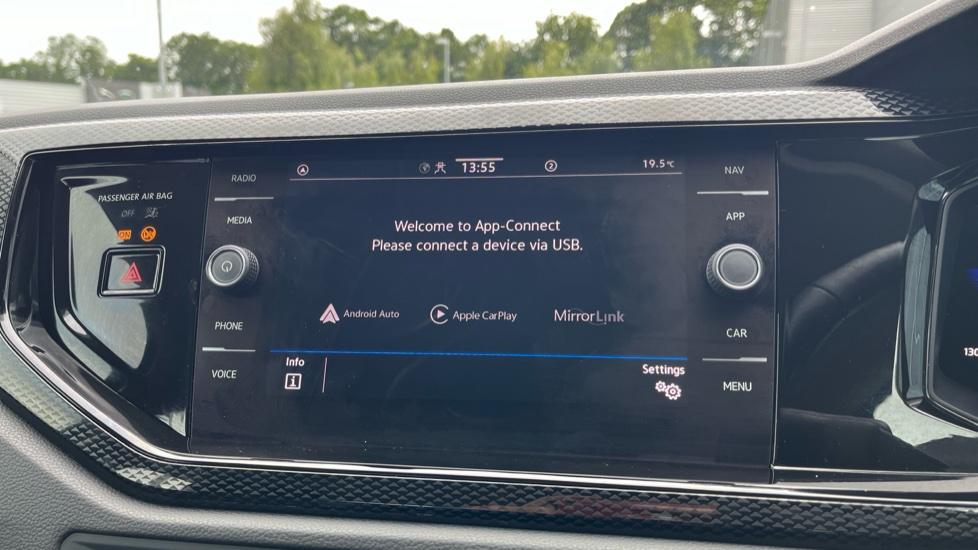 Apple Car Play & Android Auto