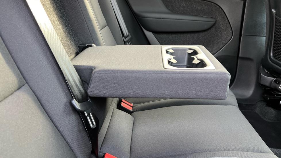 Rear Armrest/ Cup Holder