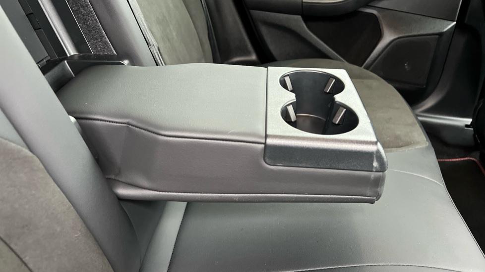 Rear Armrest/ Cup Holder