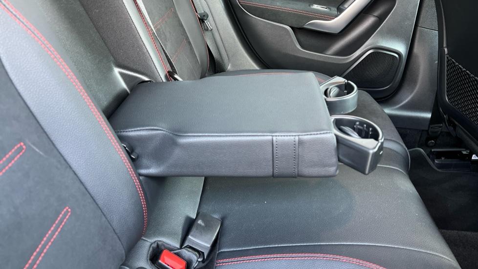 Rear Armrest/ Cup Holder