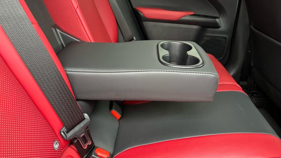 Rear Armrest/ Cup Holder