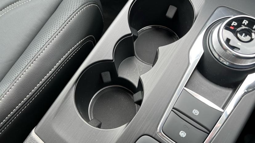  Cup Holders 