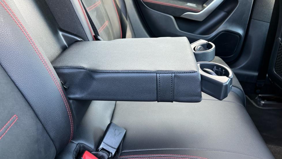 Rear Armrest/ Cup Holder