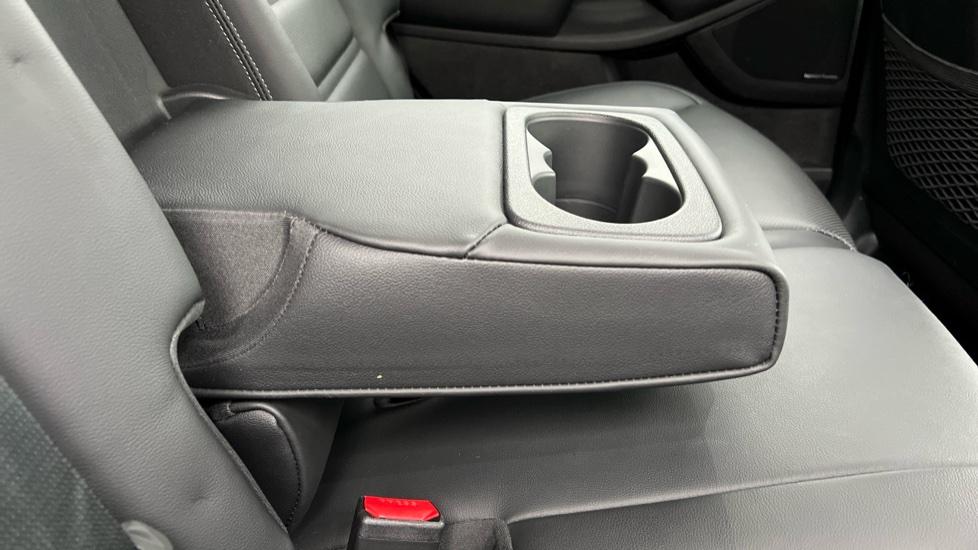 Rear Armrest/ Cup Holder