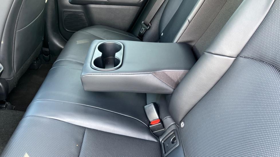 Rear Armrest/ Cup Holder