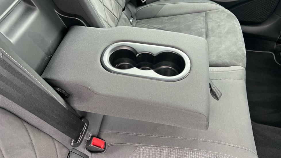 Rear Armrest/ Cup Holder