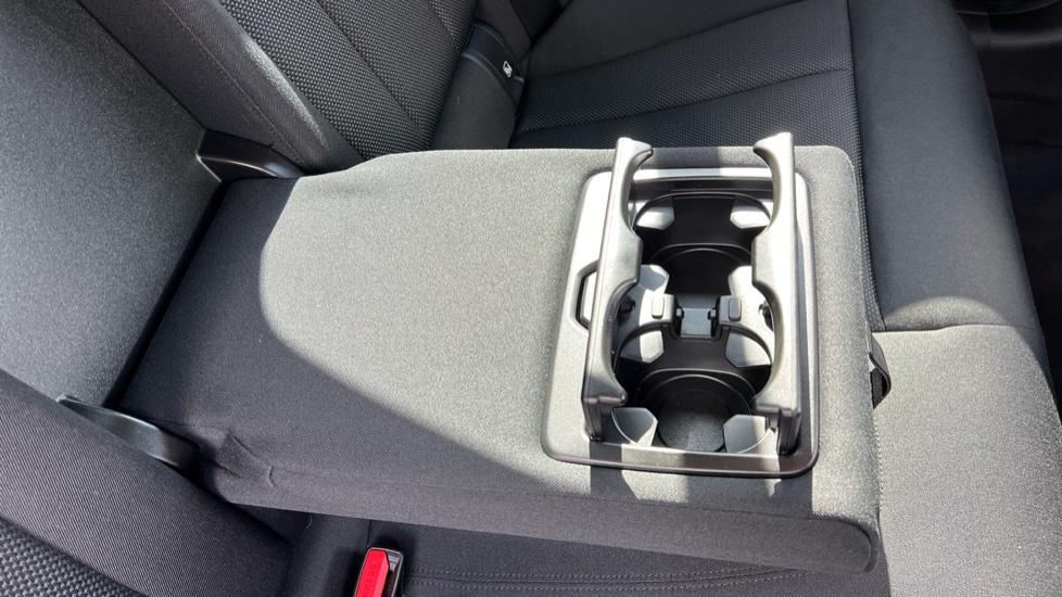 Rear Armrest/ Cup Holder