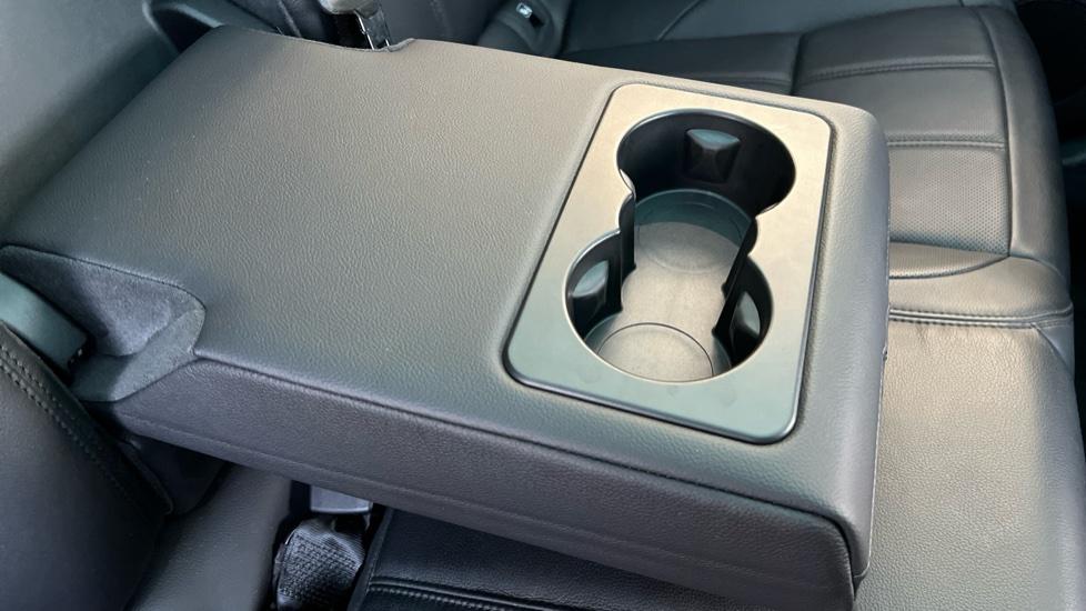 Rear Armrest/ Cup Holder