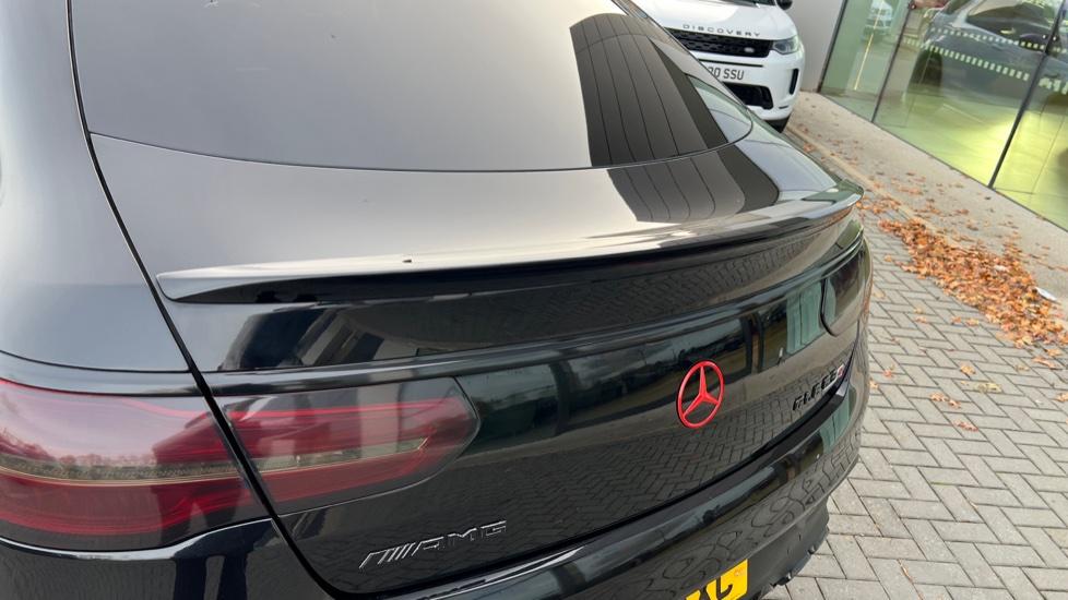 Rear spoiler