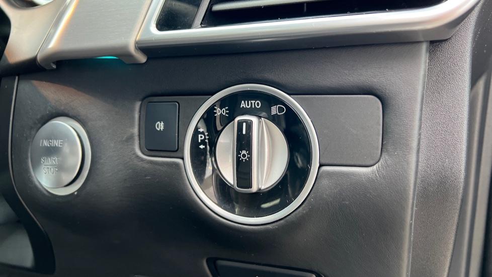 Light controls with automatic headlights 