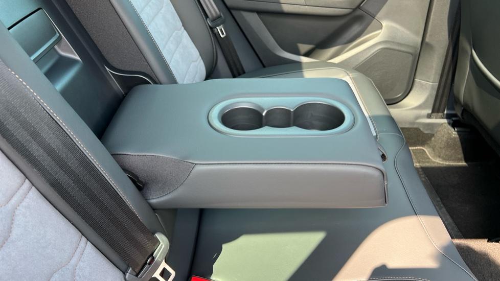 Rear Armrest/ Cup Holder