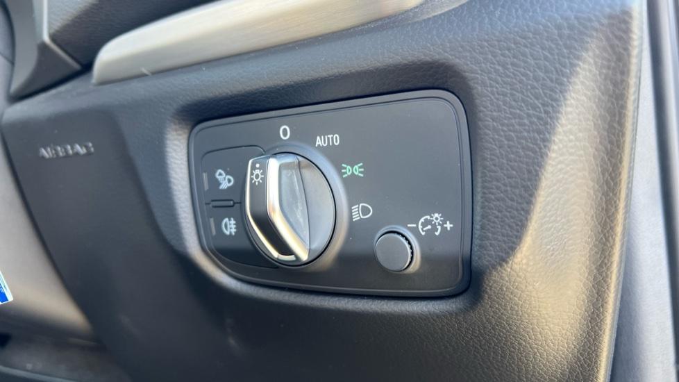 Light control with automatic headlights 