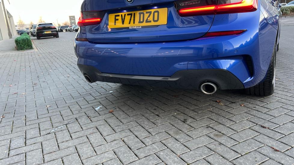 Dual outlet exhaust system 