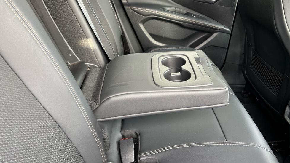 Rear Armrest/ Cup Holder