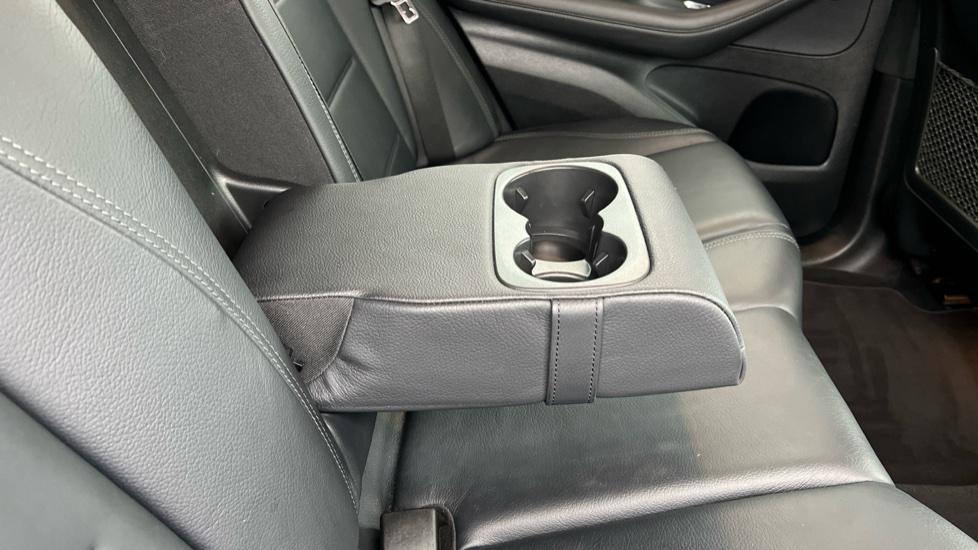 Rear Armrest/ Cup Holder