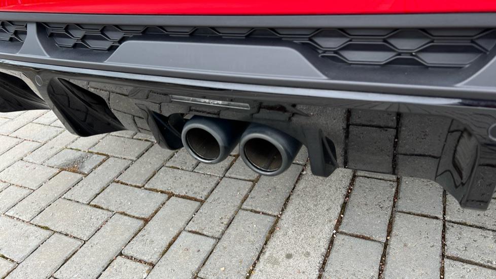 Twin outlet exhaust system 