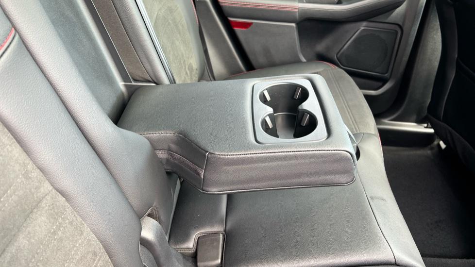 Rear Armrest/ Cup Holder