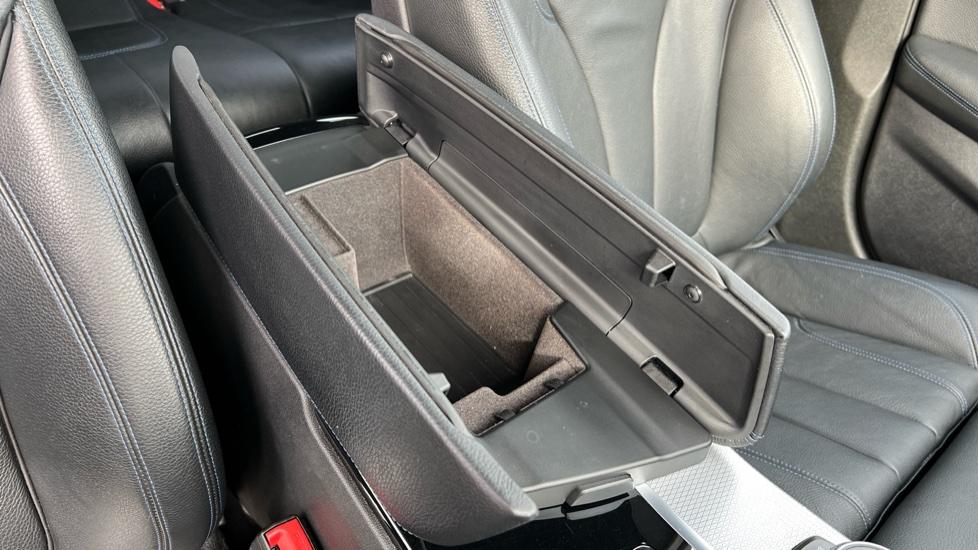 Storage compartment 