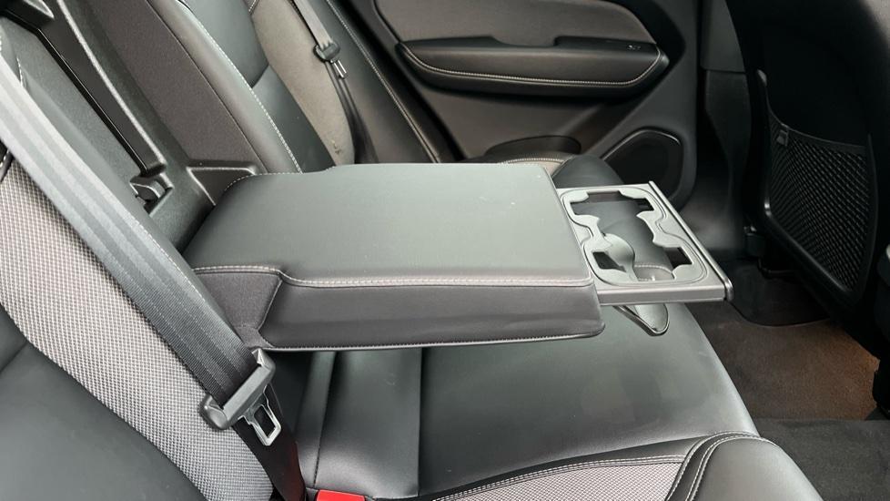 Rear Armrest/ Cup Holder