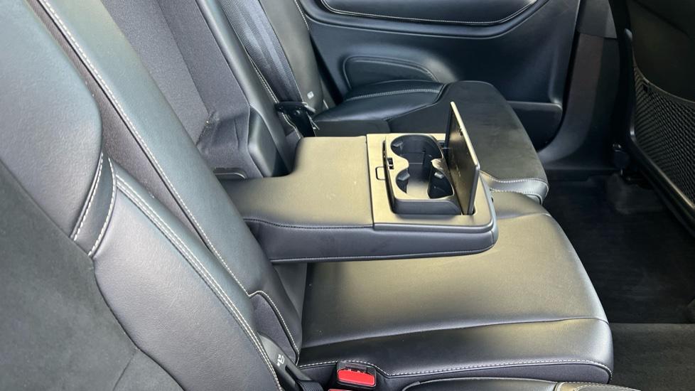 Rear Armrest/ Cup Holder