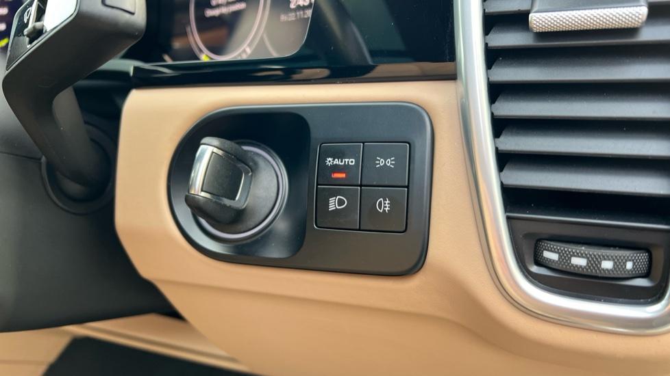 Light controls with automatic headlights 