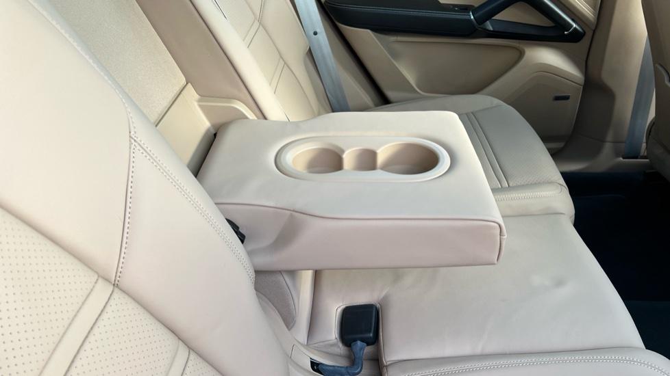 Rear Armrest/ Cup Holder