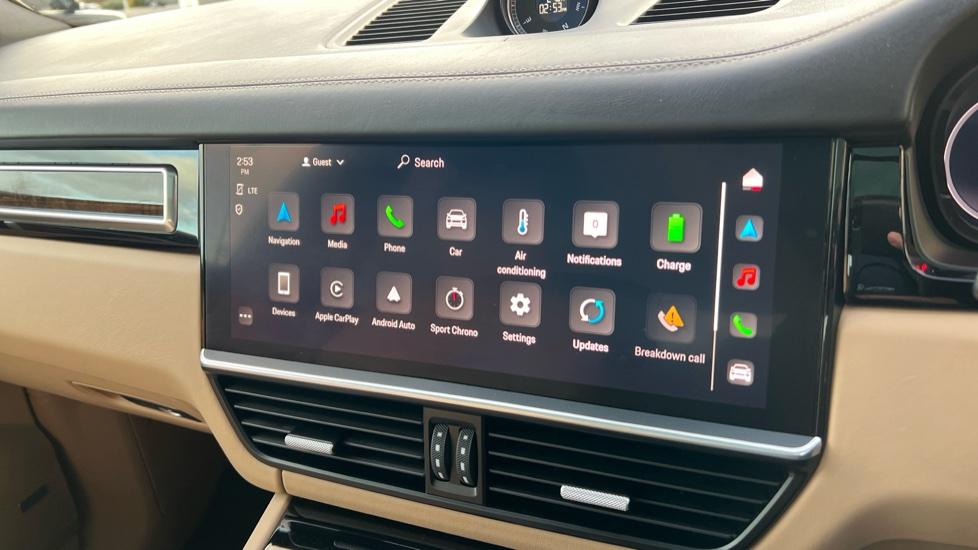 Apple Car Play & Android Auto