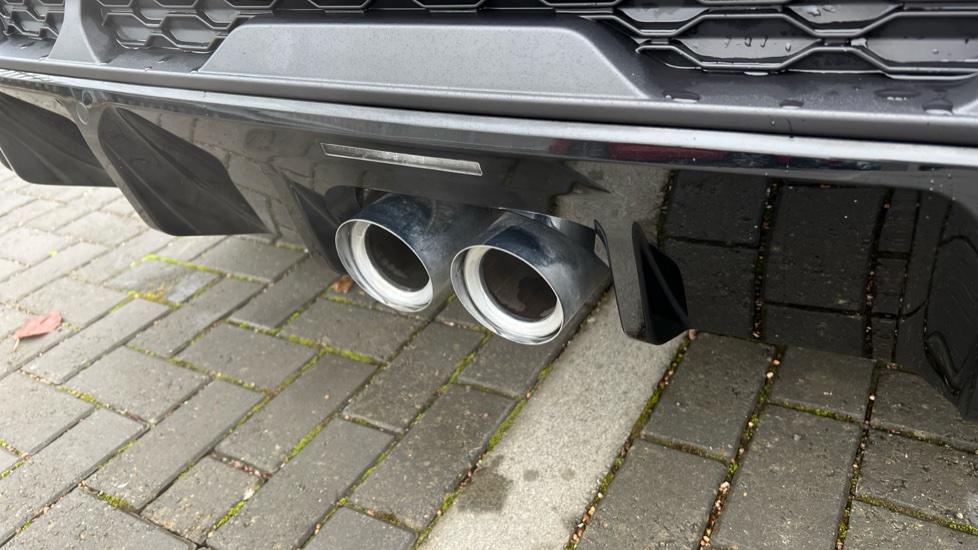 Twin outlet exhaust system 