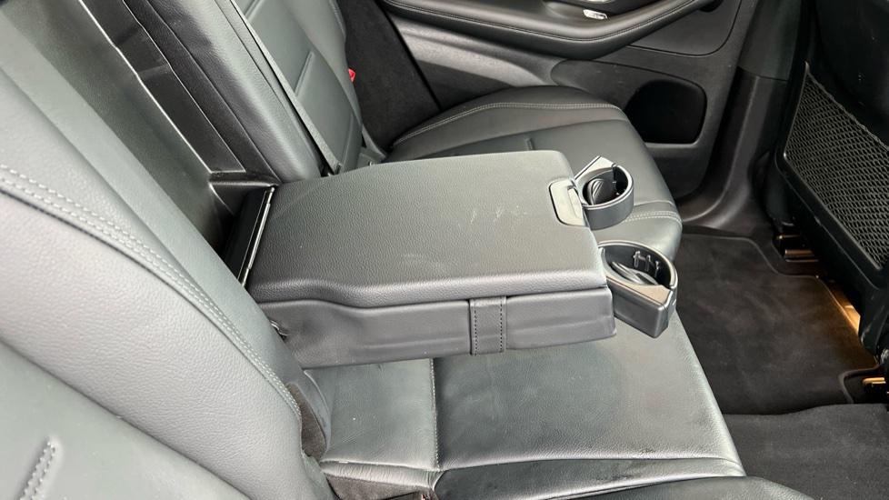 Rear Armrest/ Cup Holder