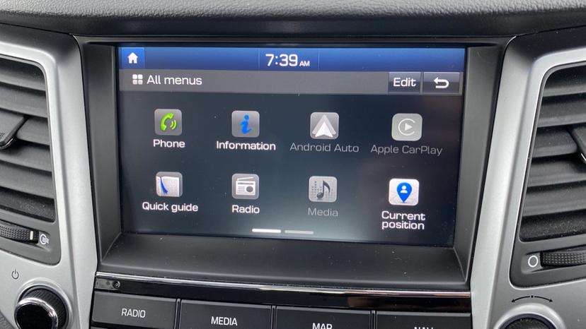 Apple CarPlay & Android Auto 