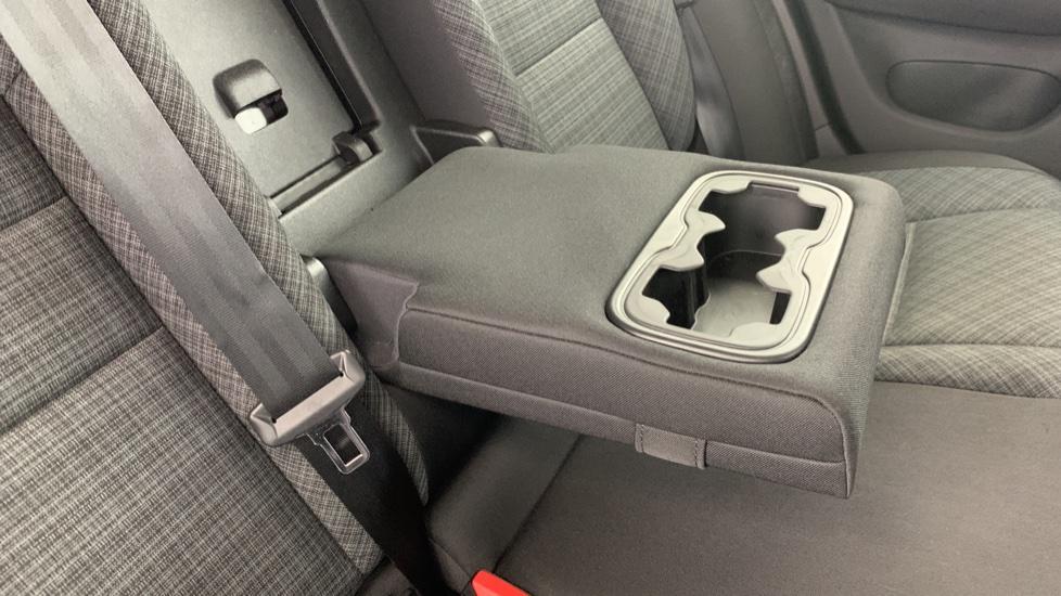 Rear Armrest/ Cup Holder