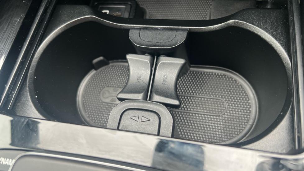 Rear Armrest/ Cup Holder