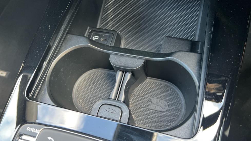 Rear Armrest/ Cup Holder