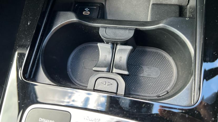 Rear Armrest/ Cup Holder