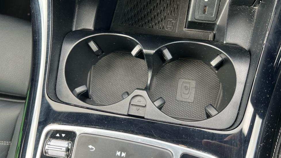 Rear Armrest/ Cup Holder